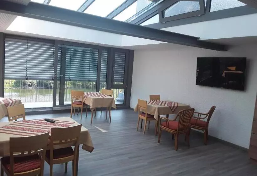 Отель Vierburgeneck