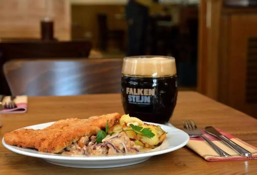 Hotelli Gasthaus Zur Eiche