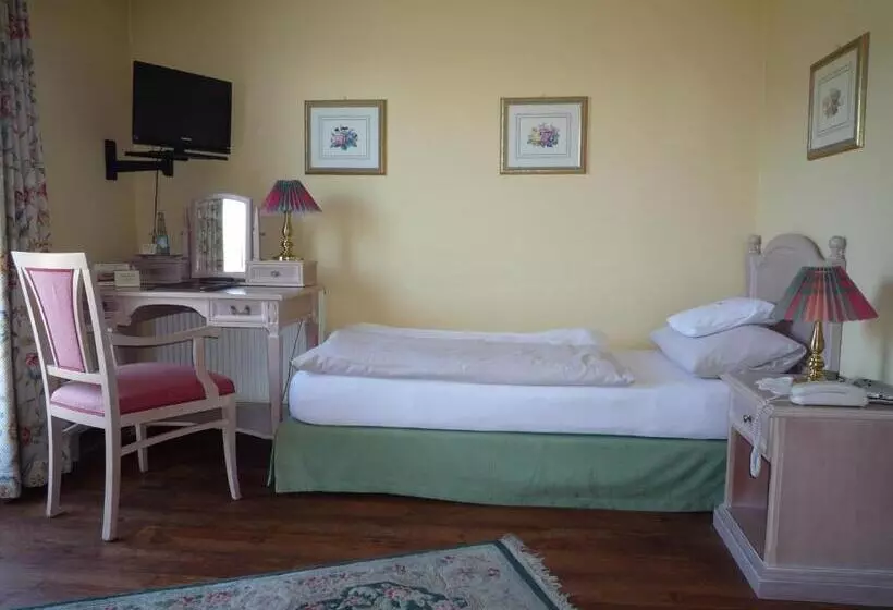 Отель Behringer S Traube