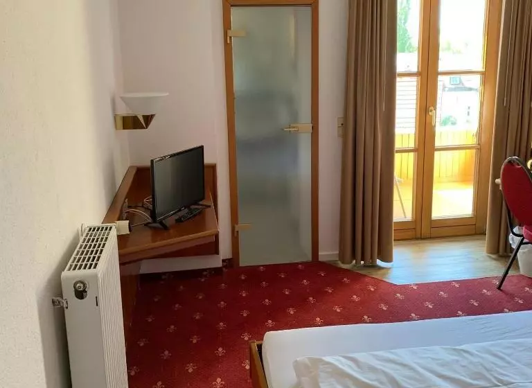 Отель Erlenbacher Hof