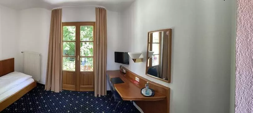 Отель Erlenbacher Hof