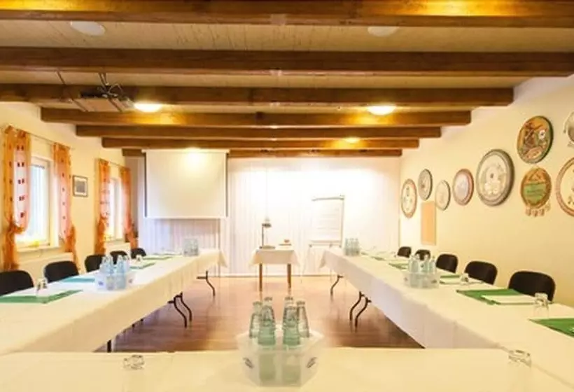 هتل Garni Am Schlosspark