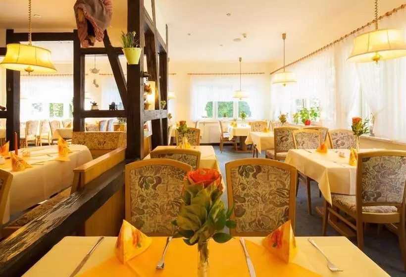 هتل Garni Am Schlosspark