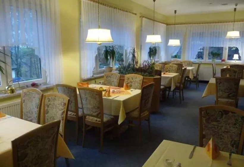 هتل Garni Am Schlosspark