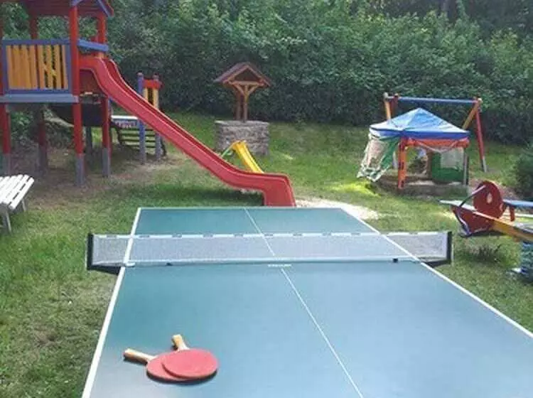 هتل Garni Am Schlosspark