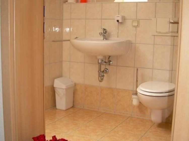 فندق Garni Am Schlosspark