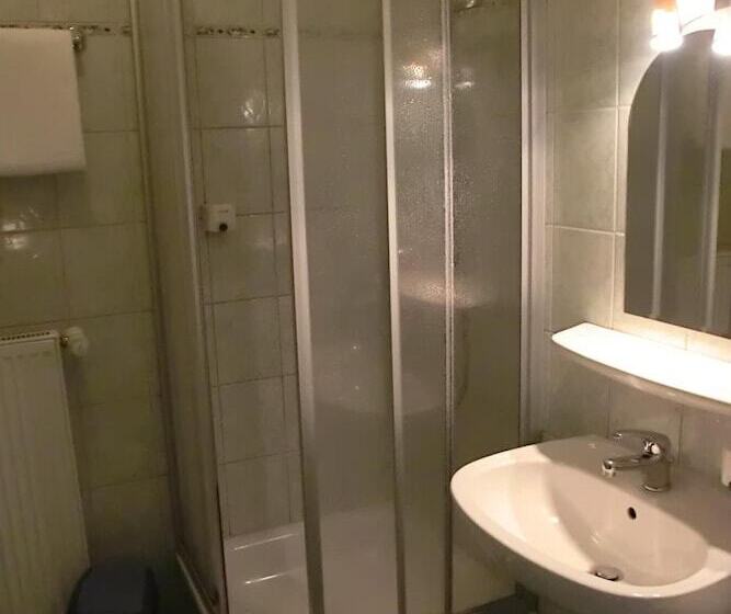 فندق Garni Am Schlosspark