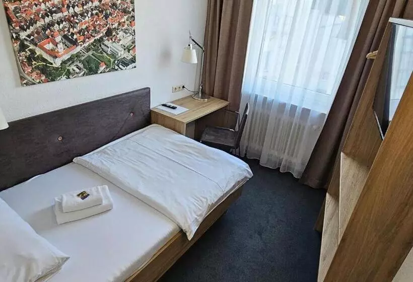 Отель Hirsch Günzburg