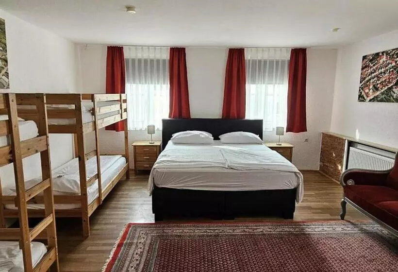 Отель Hirsch Günzburg