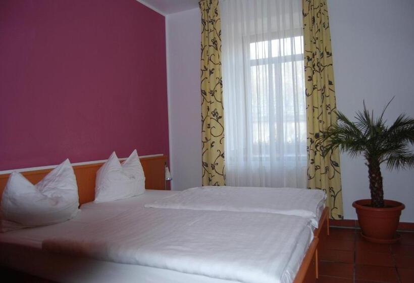 ホテル Kastanienhof