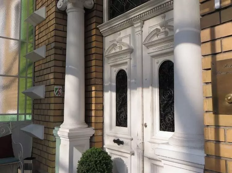 Отель Kronprinzen