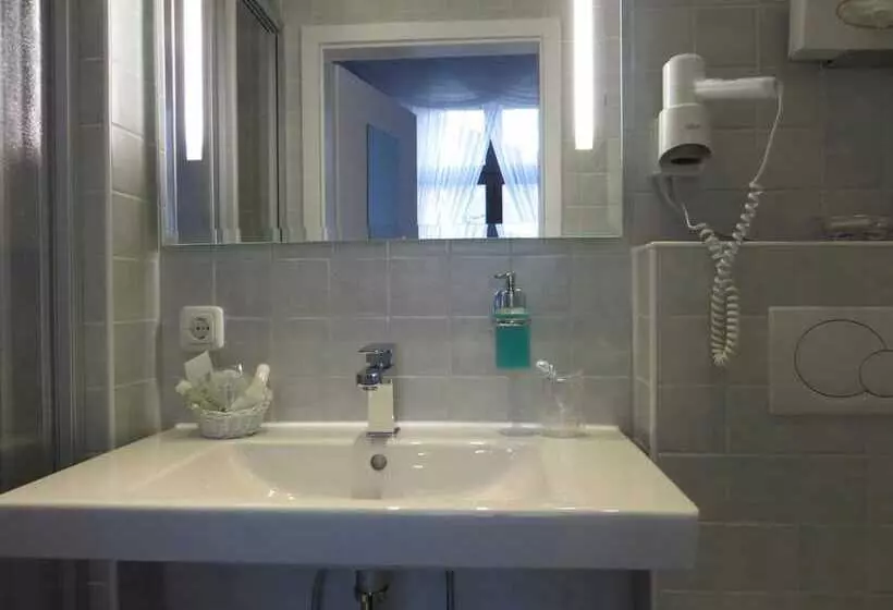 Отель Kronprinzen