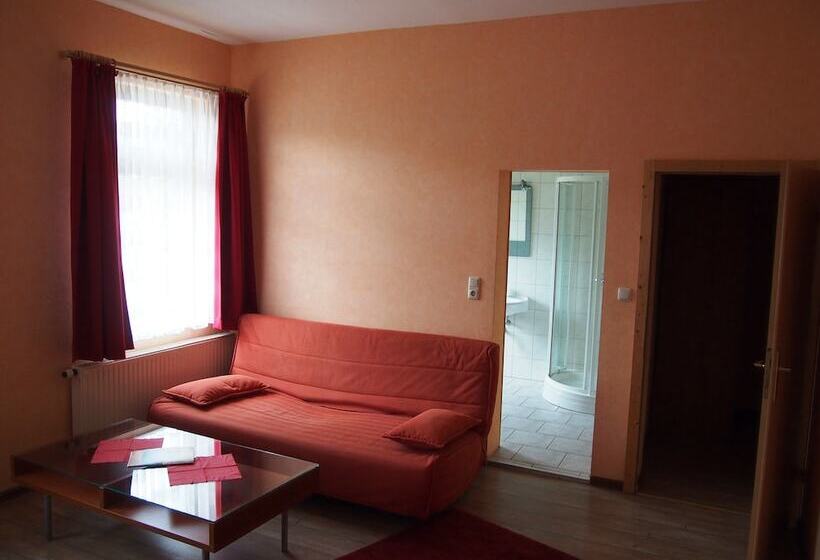 ホテル Pension Haus Saarland