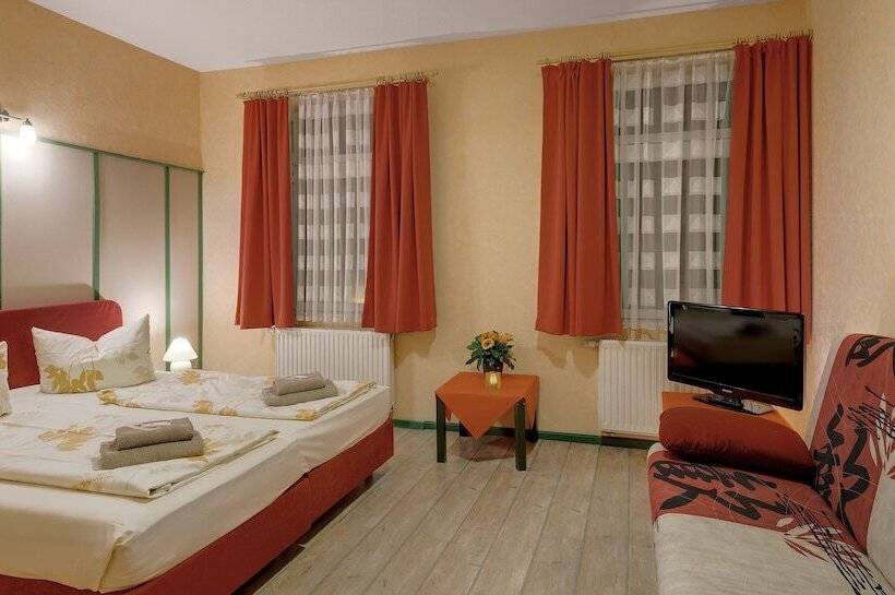 ホテル Pension Haus Saarland