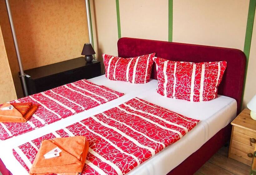 ホテル Pension Haus Saarland