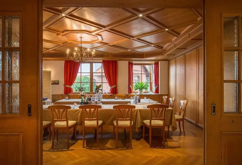 호텔 Restaurant Vinothek Lamm