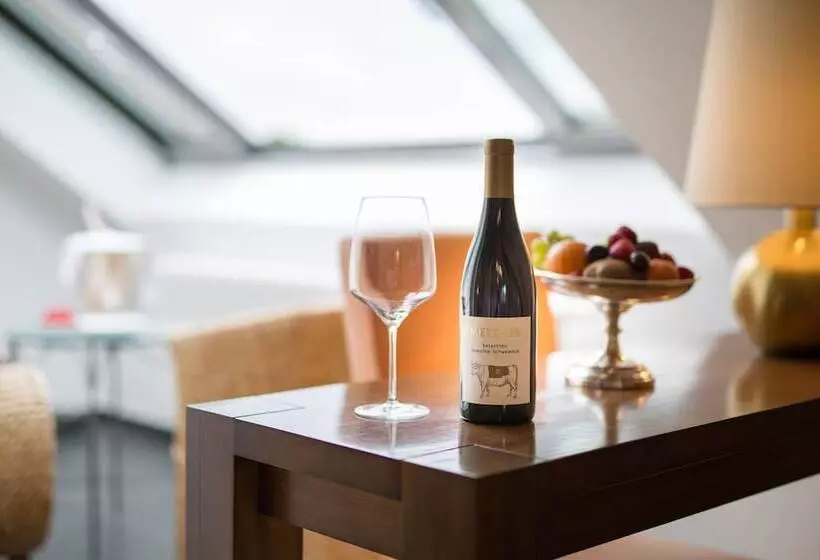 호텔 Restaurant Vinothek Lamm