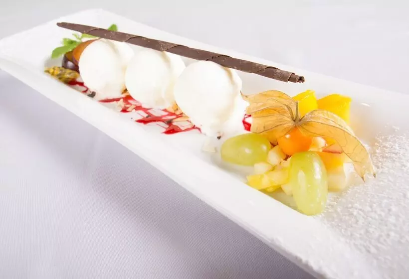 호텔 Restaurant Vinothek Lamm