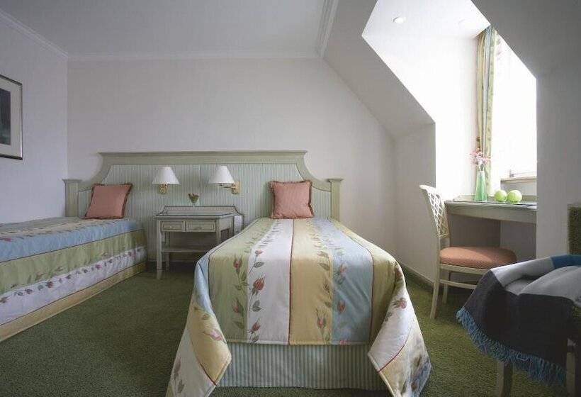 Romantik Berghotel Astenkrone