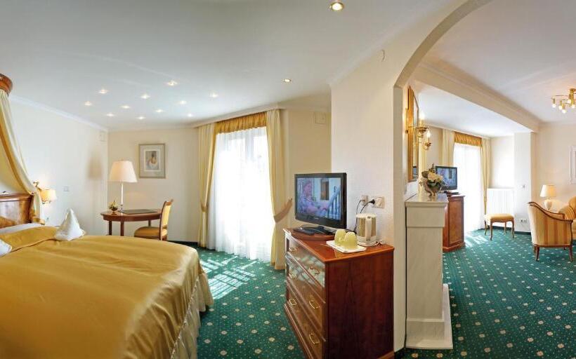 בית מלון כפרי Sacher Stoiber