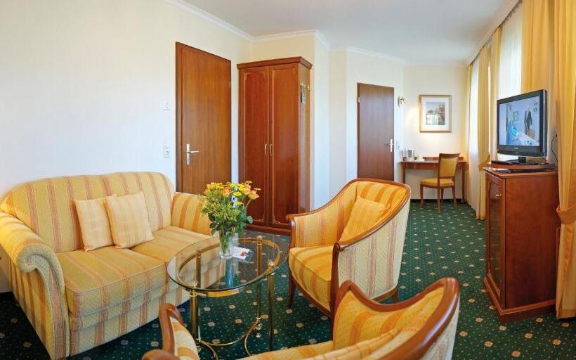 בית מלון כפרי Sacher Stoiber