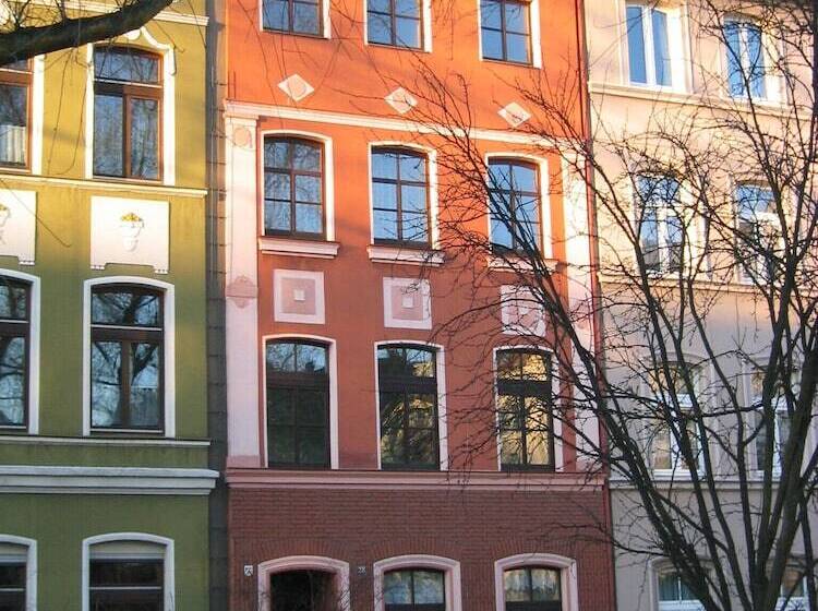 تختخواب و صبحانه Pension Am Helenenwall