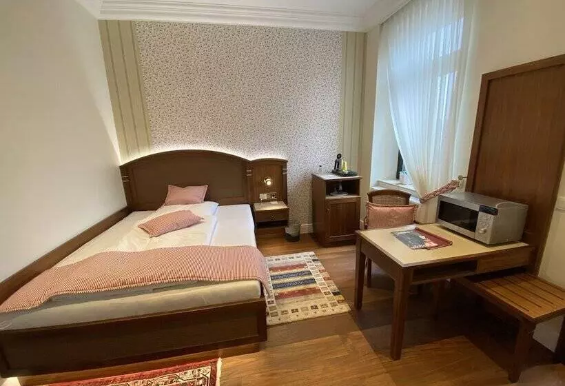 Отель Hessischer Hof