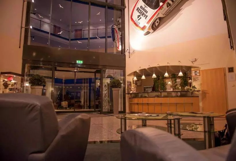 Отель Motorsport Arena