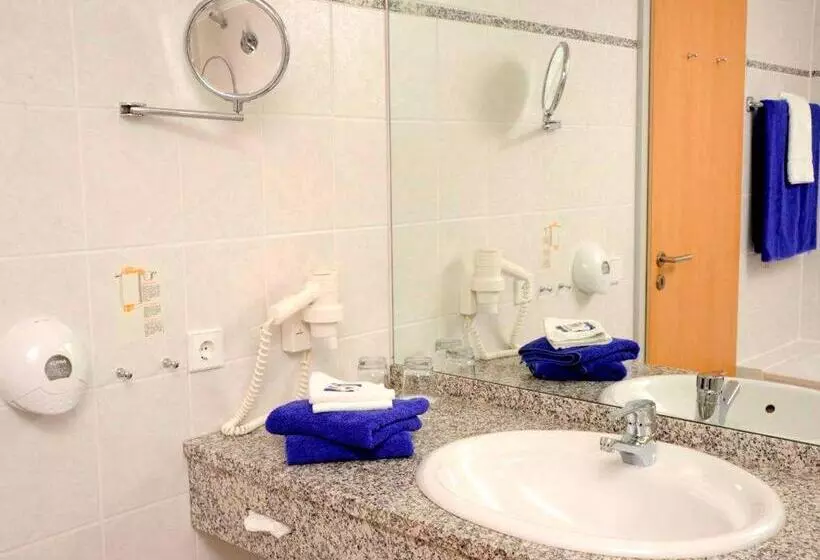 Отель Motorsport Arena