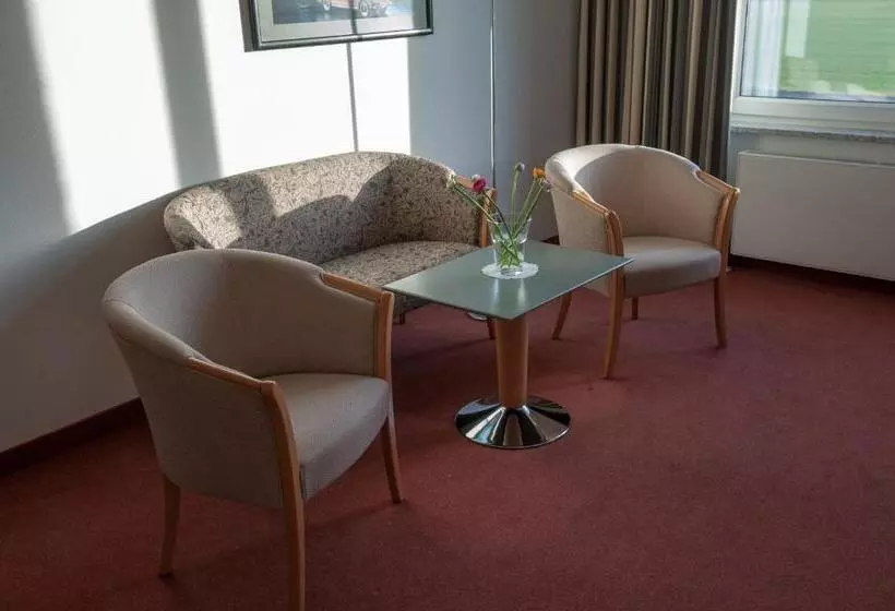 Отель Motorsport Arena