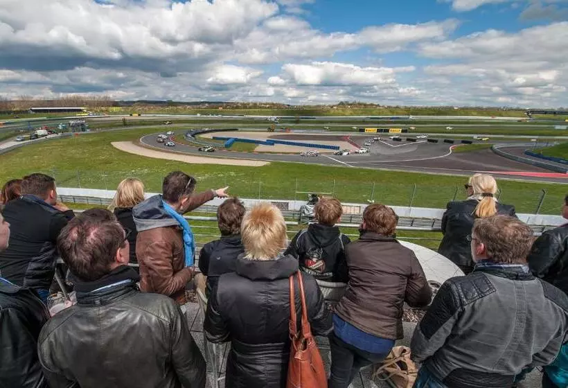 Отель Motorsport Arena