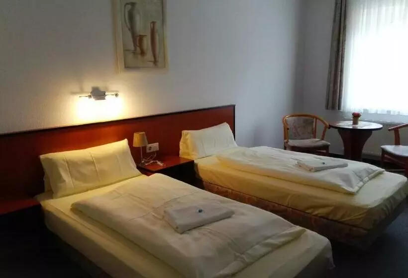 Отель Quernetal