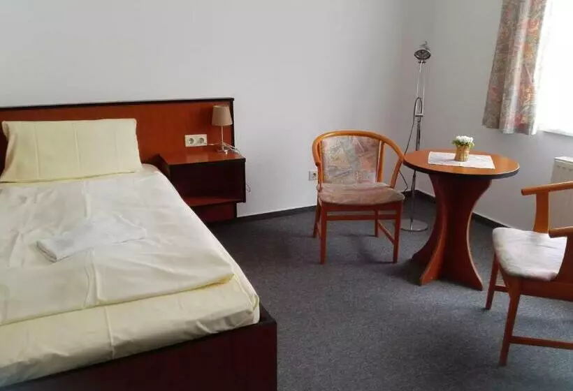 Отель Quernetal