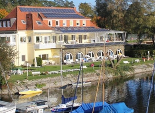 ホテル Strandhof Möhnesee