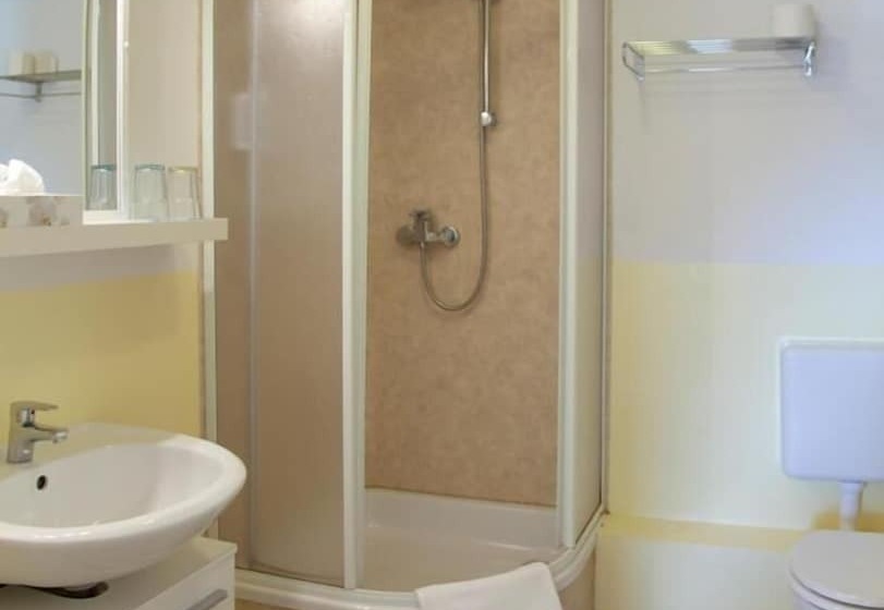 Отель Weidenhof