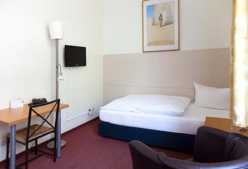 Отель Weidenhof