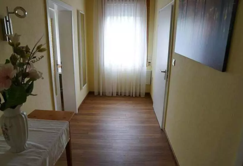 فندق Zum Grafen Hallermunt