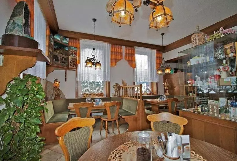 住宿加早餐  Pension Waldschänke