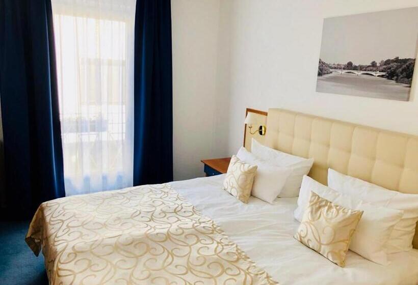 ホテル Am Bayrischen Platz