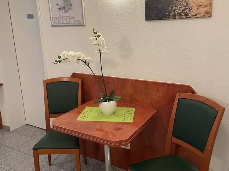 Отель Merkenich