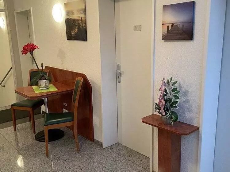 Отель Merkenich