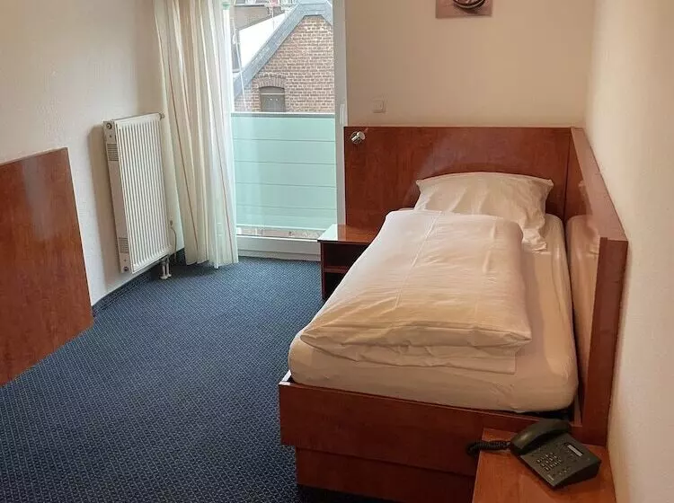 Отель Merkenich