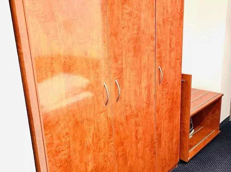 Отель Merkenich