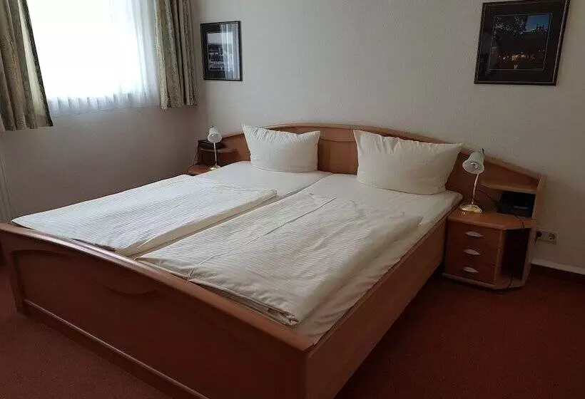 Отель Ratskeller Nörten