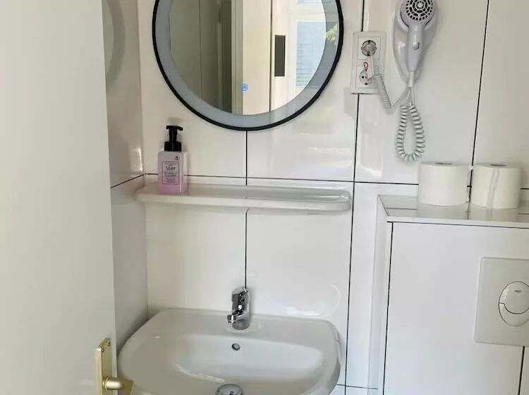 Отель Tempelhof Citymessearena