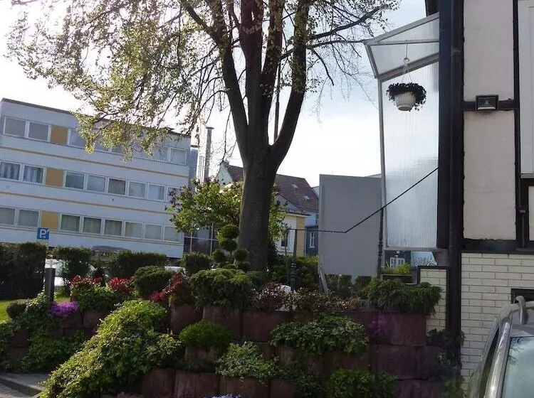 Отель Theile Garni