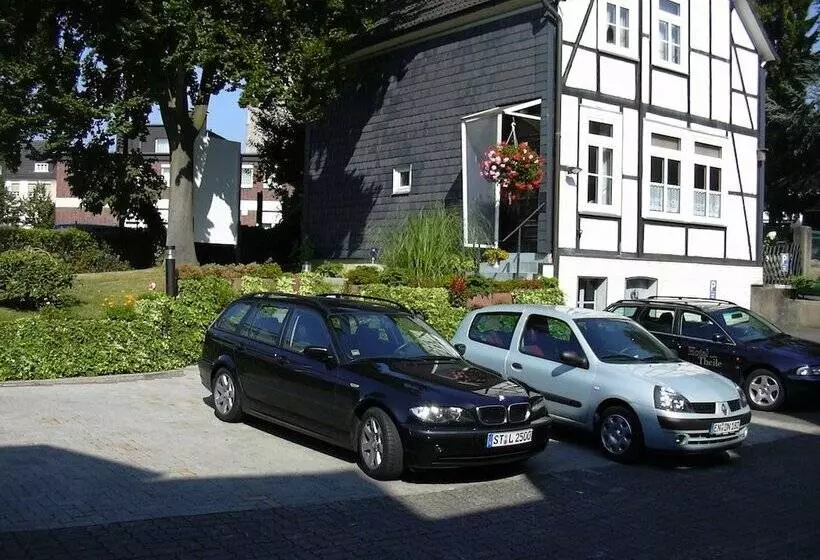 Отель Theile Garni