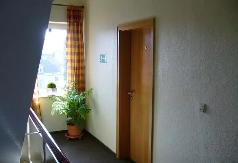 Отель Theile Garni