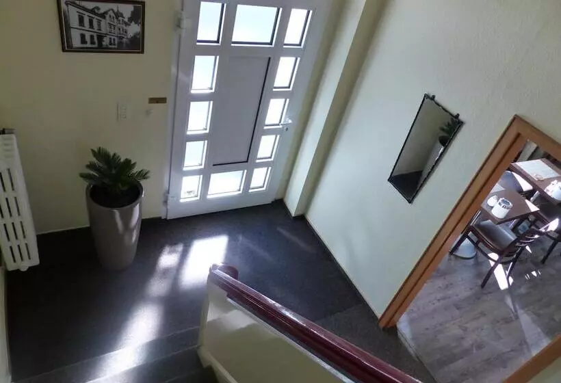 Отель Theile Garni