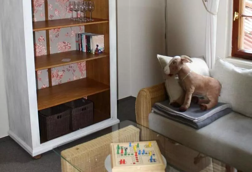 Zu Den Grauen Ziegenböcken